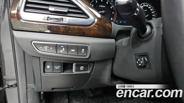 Genesis G90 2019 — photo 21