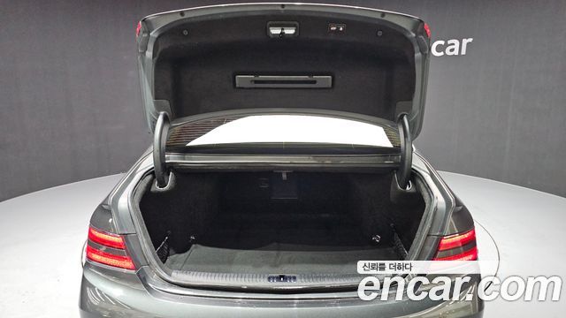 Genesis G90 2019 — photo 26