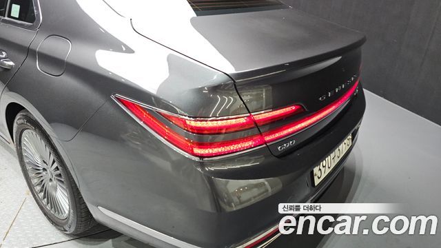 Genesis G90 2019 — photo 9