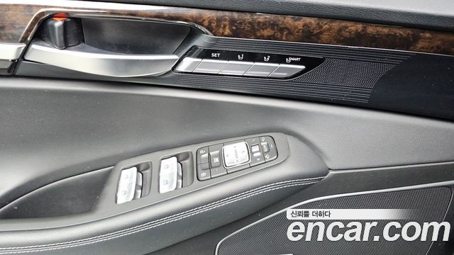 Genesis G90 2019 — photo 27