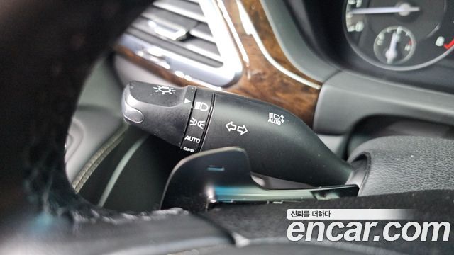 Genesis G90 2019 — photo 28