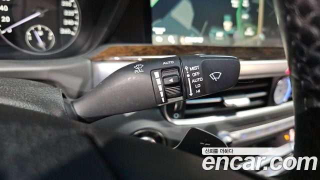 Genesis G90 2019 — photo 31