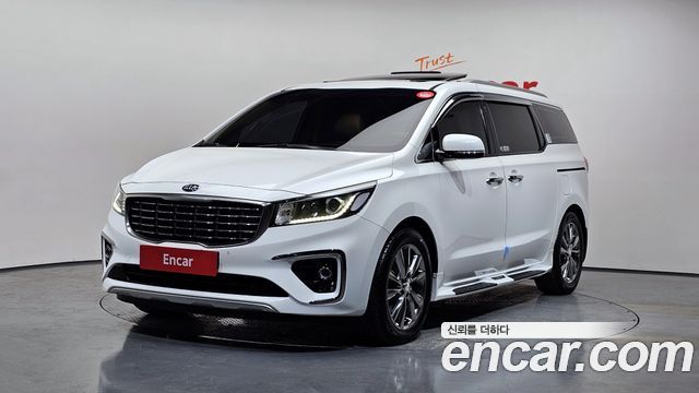 Kia Canival 2020 — photo 1