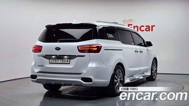 Kia Canival 2020 — photo 2