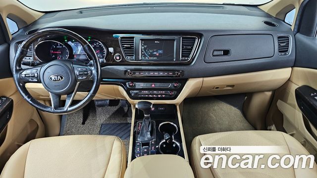 Kia Canival 2020 — photo 10