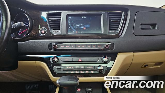 Kia Canival 2020 — photo 19