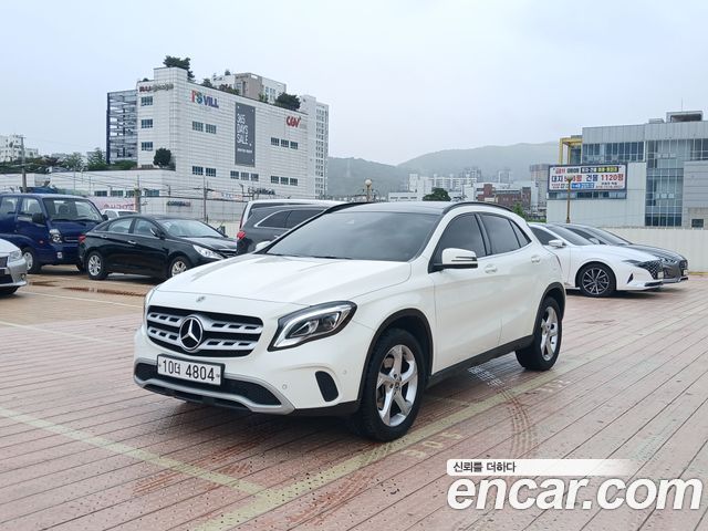Mercedes-Benz GLA-Class 2018 — photo 1