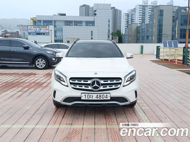 Mercedes-Benz GLA-Class 2018 — photo 2