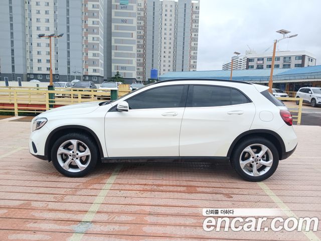 Mercedes-Benz GLA-Class 2018 — photo 3