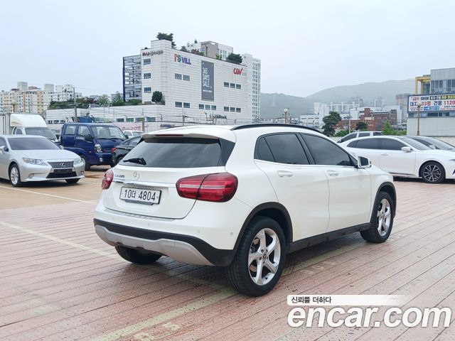Mercedes-Benz GLA-Class 2018 — photo 4