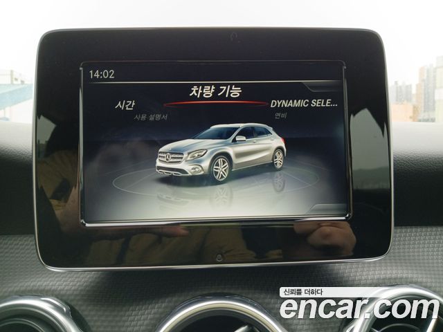 Mercedes-Benz GLA-Class 2018 — photo 14