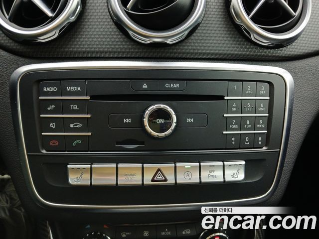 Mercedes-Benz GLA-Class 2018 — photo 16