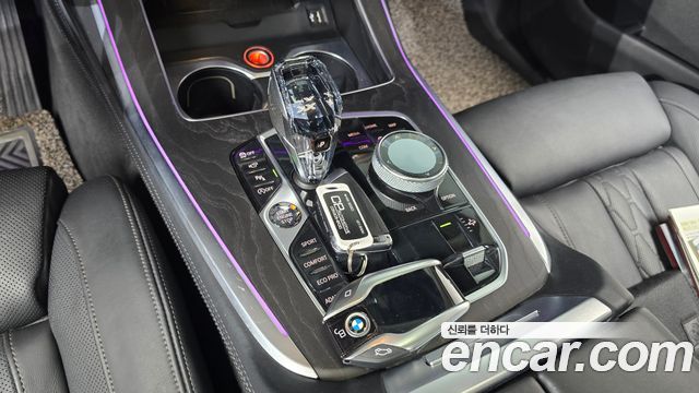 BMW X7 2020 — photo 9