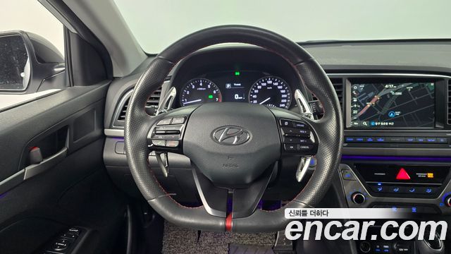 Hyundai AVANTE 2018 — photo 19