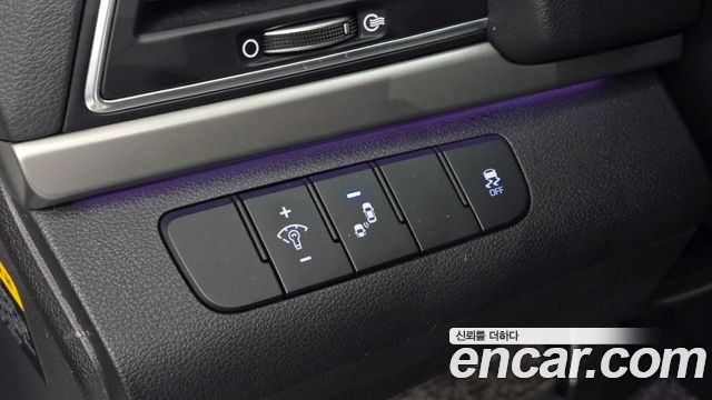 Hyundai AVANTE 2018 — photo 20