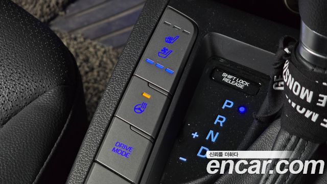Hyundai AVANTE 2018 — photo 24