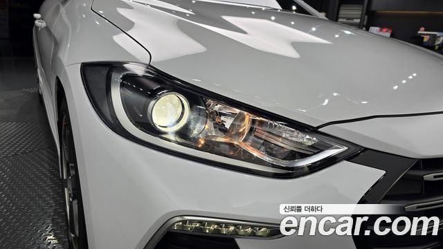 Hyundai AVANTE 2018 — photo 8