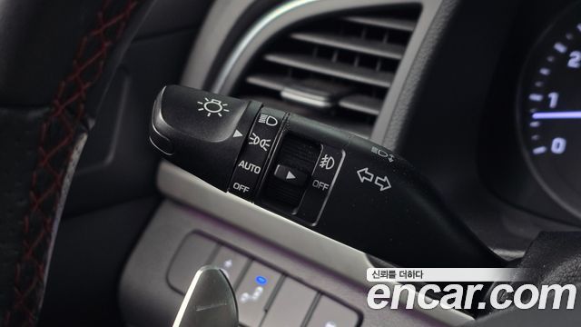 Hyundai AVANTE 2018 — photo 28