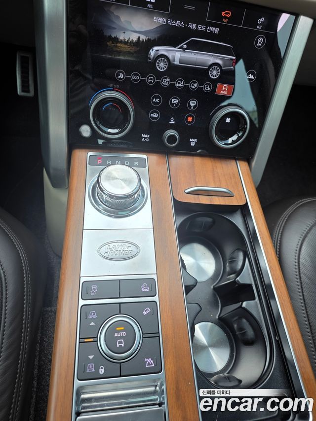 Land Rover Range Rover 2020 — photo 9