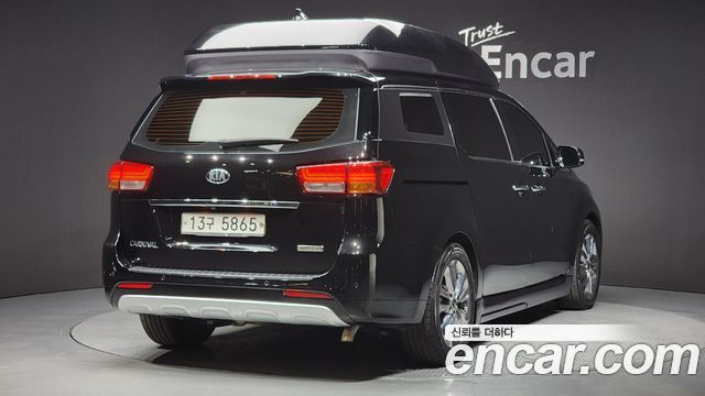 Kia Canival 2015 — photo 2