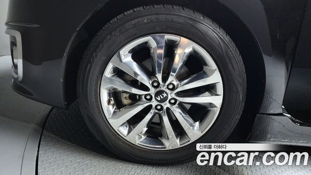 Kia Canival 2015 — photo 5