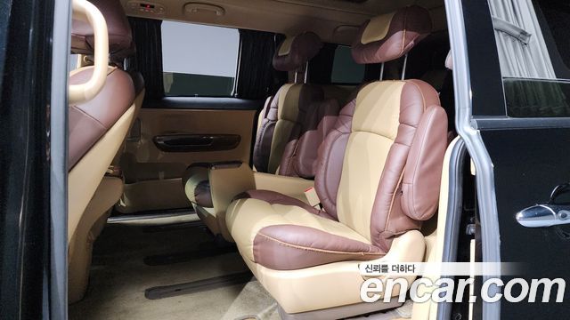 Kia Canival 2015 — photo 18