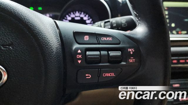 Kia Canival 2015 — photo 23