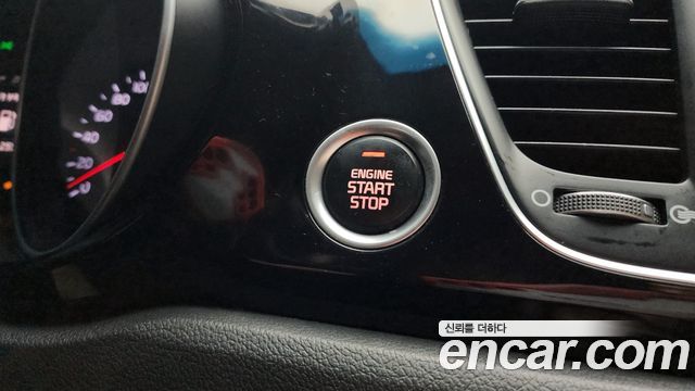 Kia Canival 2015 — photo 30