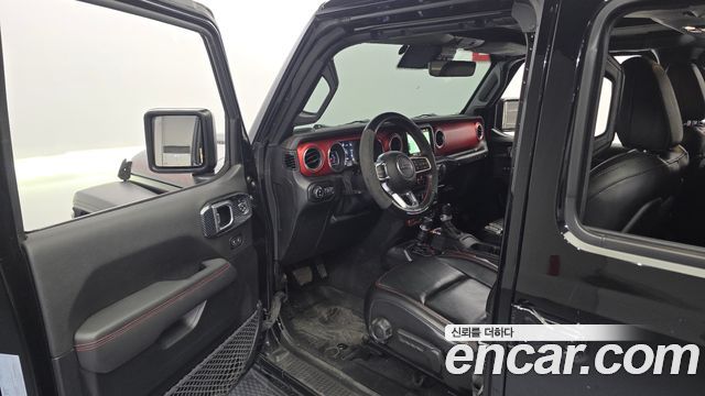 Jeep Wrangler 2021 — photo 13
