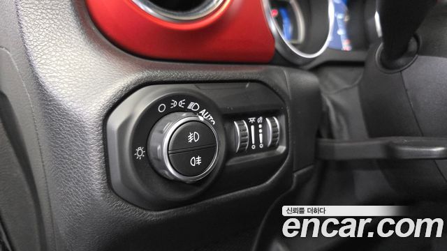 Jeep Wrangler 2021 — photo 20