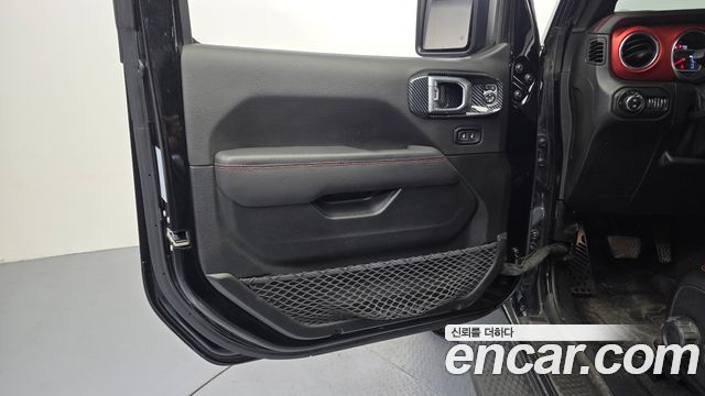 Jeep Wrangler 2021 — photo 14