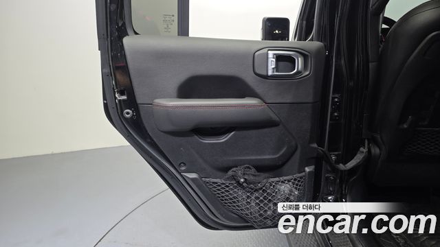 Jeep Wrangler 2021 — photo 15