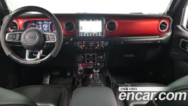 Jeep Wrangler 2021 — photo 27