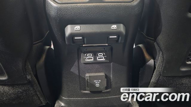 Jeep Wrangler 2021 — photo 28