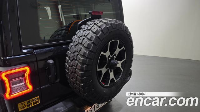 Jeep Wrangler 2021 — photo 30