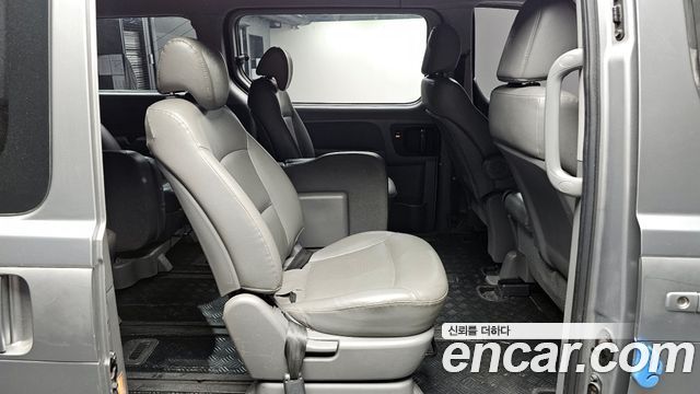 Hyundai Starex 2015 — photo 11