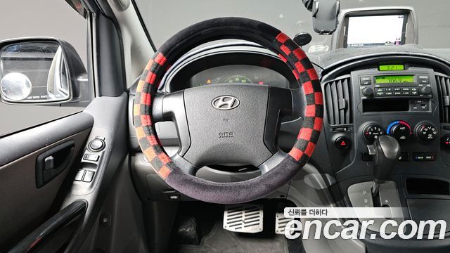 Hyundai Starex 2015 — photo 13