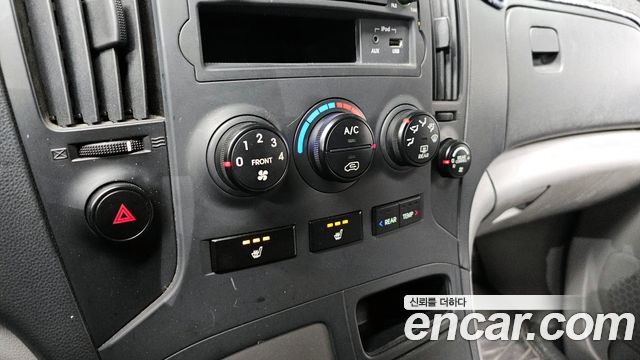 Hyundai Starex 2015 — photo 18