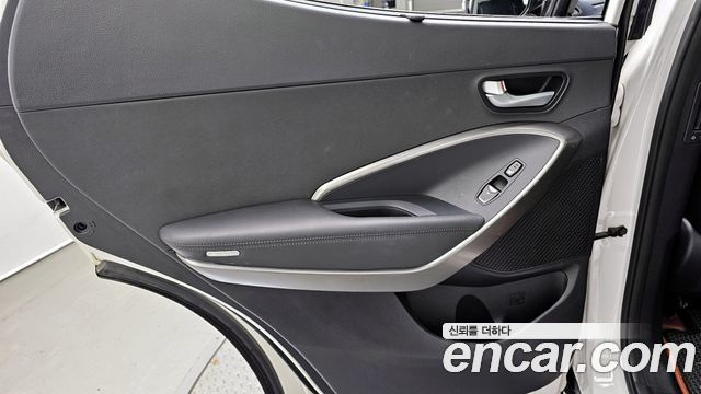 Hyundai Santafe 2016 — photo 15
