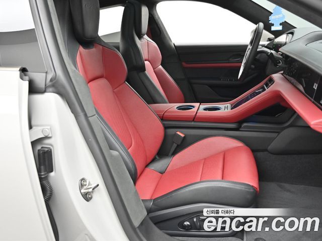 Porsche Taycan 2025 — photo 10