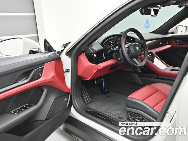 Porsche Taycan 2025 — photo 11