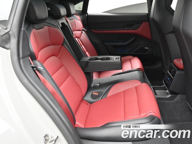 Porsche Taycan 2025 — photo 12