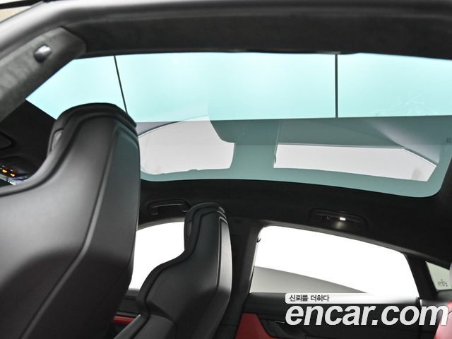 Porsche Taycan 2025 — photo 19