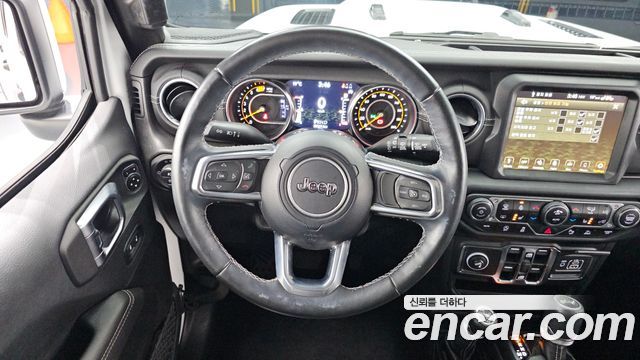 Jeep Wrangler 2022 — photo 13