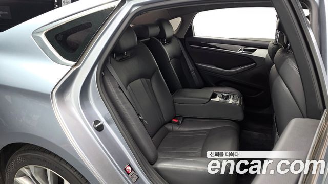 Hyundai Genesis 2016 — photo 12