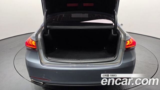 Hyundai Genesis 2016 — photo 20