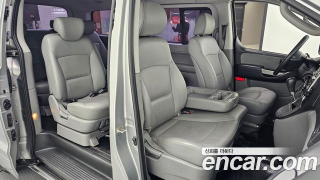 Hyundai Starex 2015 — photo 11