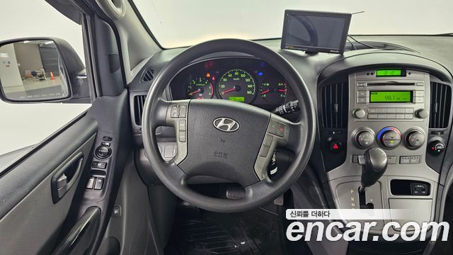 Hyundai Starex 2015 — photo 12