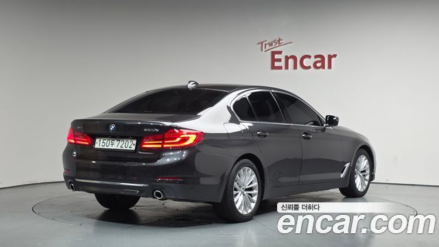 BMW 5-Series 2020 — photo 2