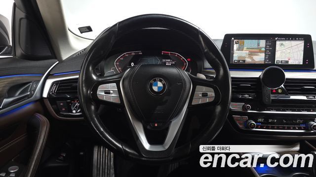BMW 5-Series 2020 — photo 12